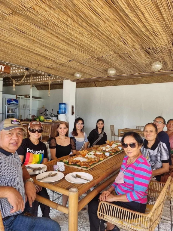On Board Panglao Beach Hostel & Resort