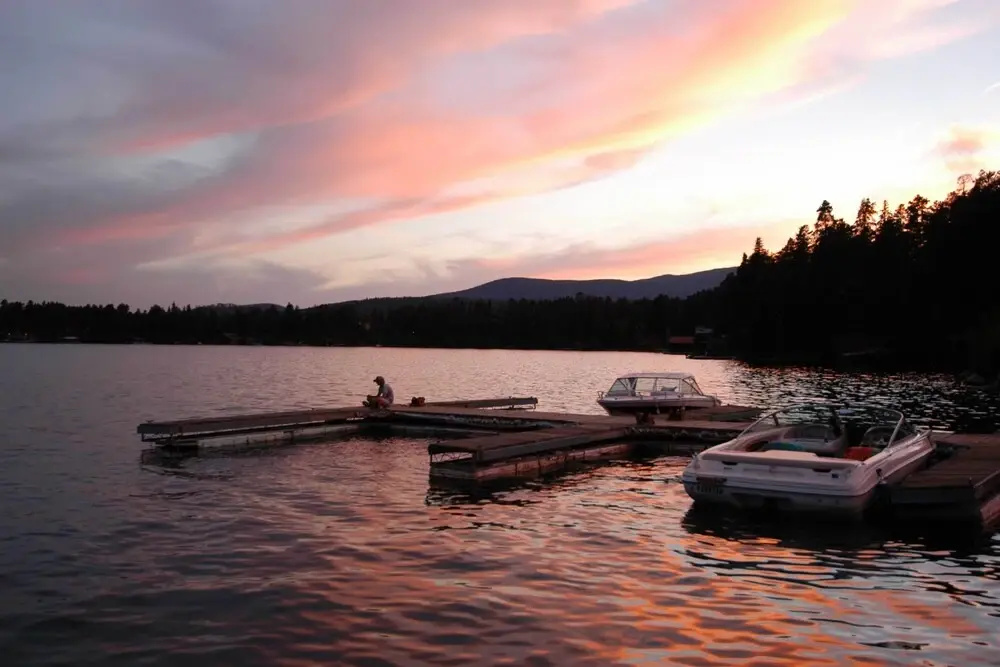 Dog-friendly Cabin in the Heart of Grand Lake!