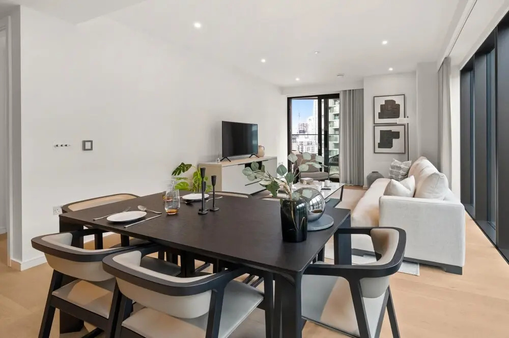 Deluxe two Bedroom Canary Wharf Apartment With River Views
