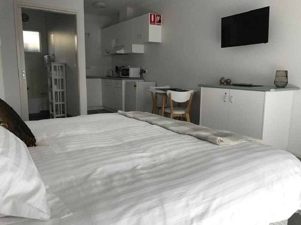 Mibnb Geelong CBD Spacious Studio Apartments