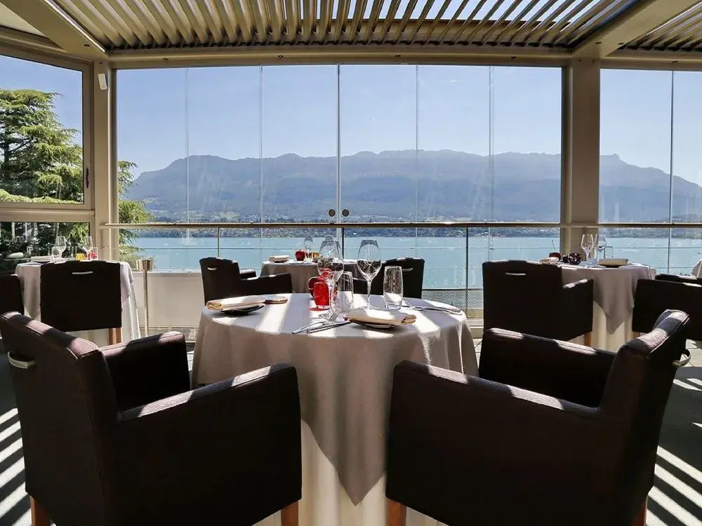 Hotel Ombremont-restaurant Le Bateau Ivre