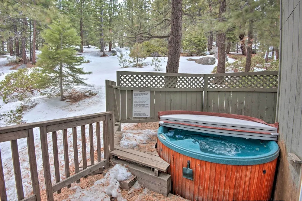 Stateline Ski House: Walk to Boulder Lift!