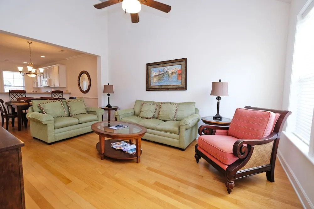 Barefoot Yacht Club & Resort Villas