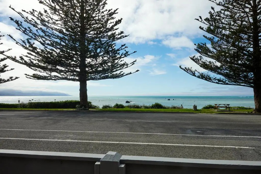 Paradise Inn - Kaikoura Holiday Home