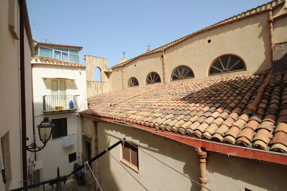 Fiore Apartment