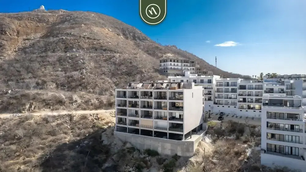 New 2 BR Condo With Private Terrace - BBQ