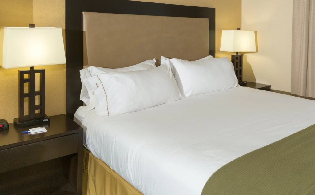 Holiday Inn Express & Suites Jacksonville Airport by IHG