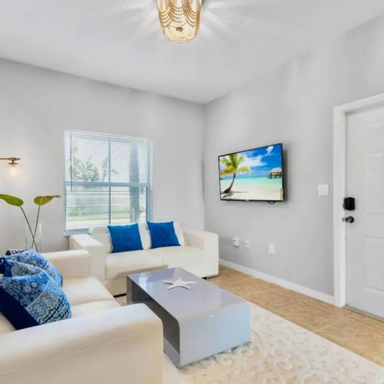 Beautiful Gated Community With Pool Gym Parks Parking