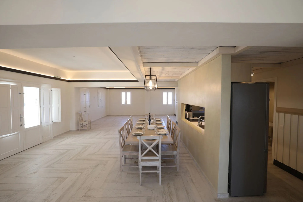 EOS Villa