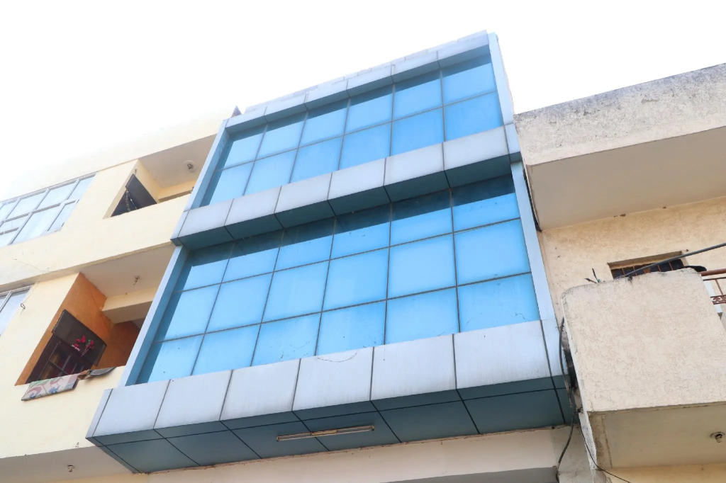 OYO 26902 Hotel Aryan Plaza