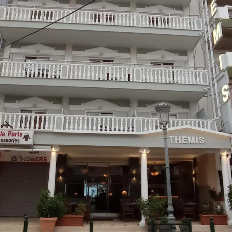 Hotel Themis