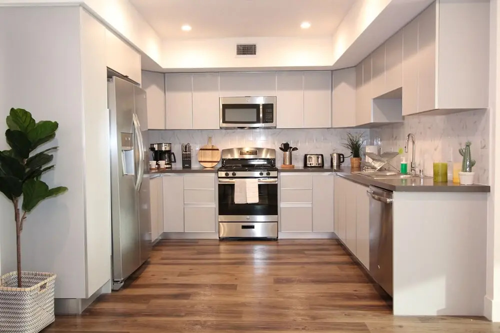 LA Luxury Suites Parking 2 BD 2 BA