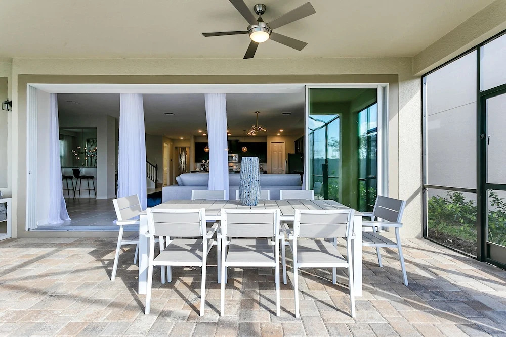 9 BD 6,5 BH Pool, Spa & Game Room