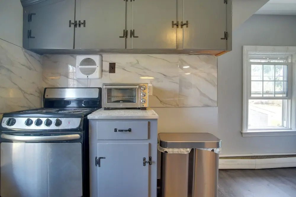Romantic Cape Cod Beach Retreat 1 Mi to the Ocean