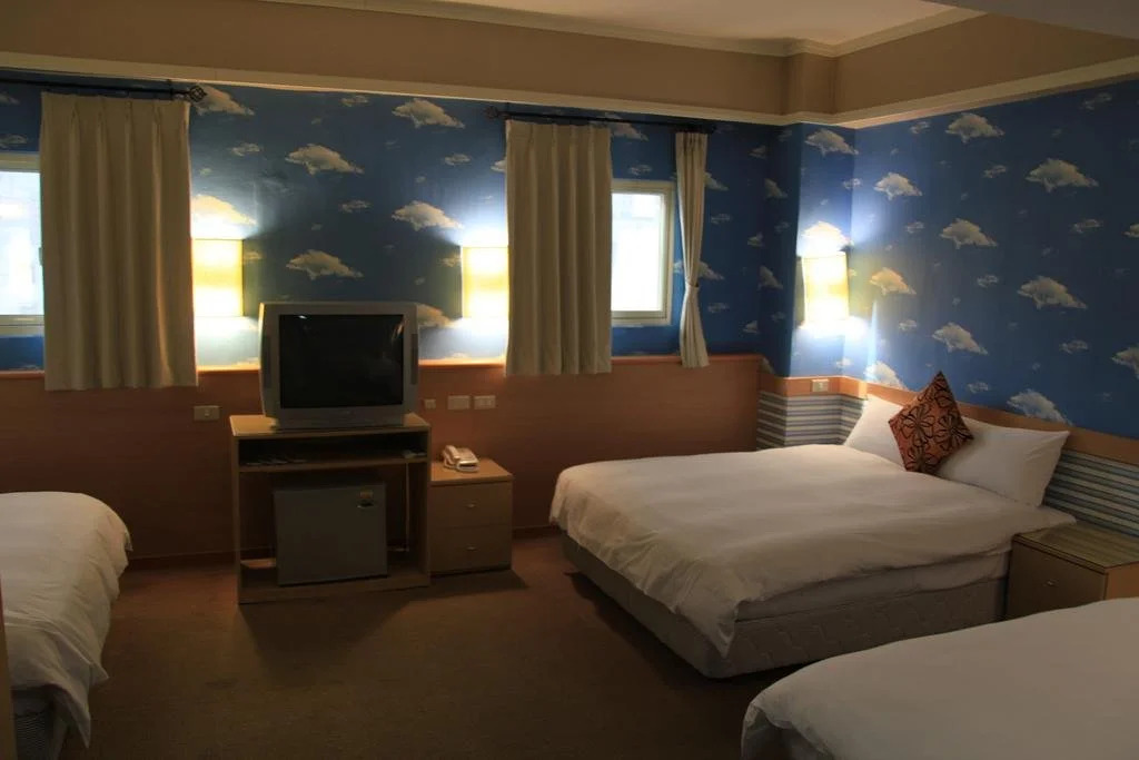 Manbo Holiday Hotel