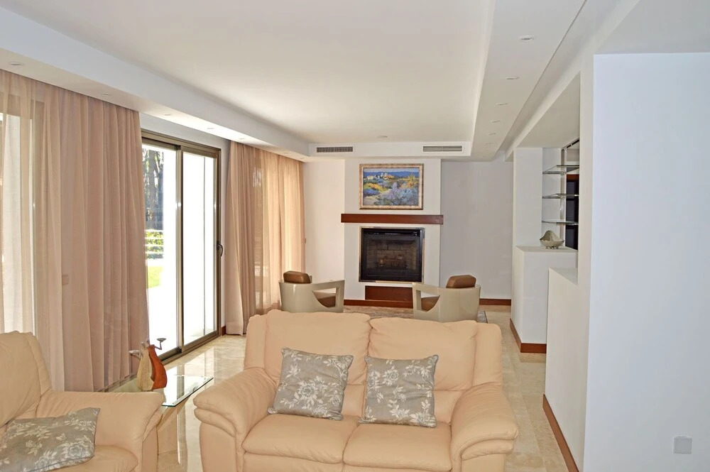 Stunning contemporary villa 5 bedrooms heated pool Las Chapas Marbella