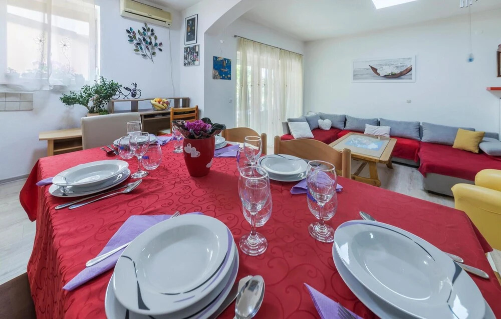 Amazing Apartment in Medulin With Wifi and 2 Bedrooms