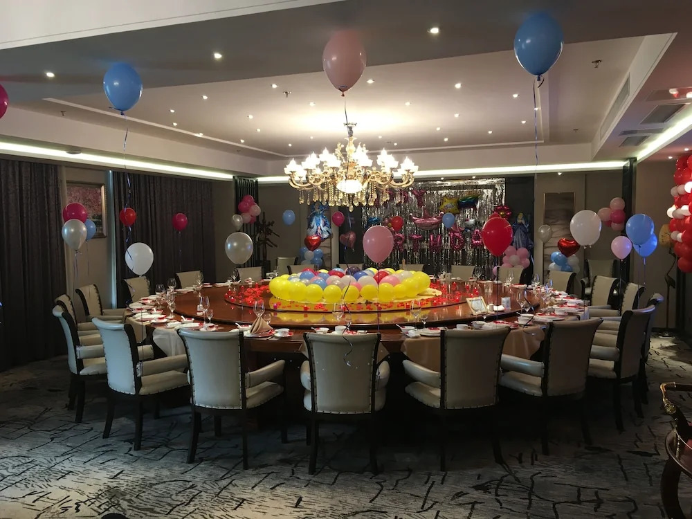 Yantai Dexin International Hotel