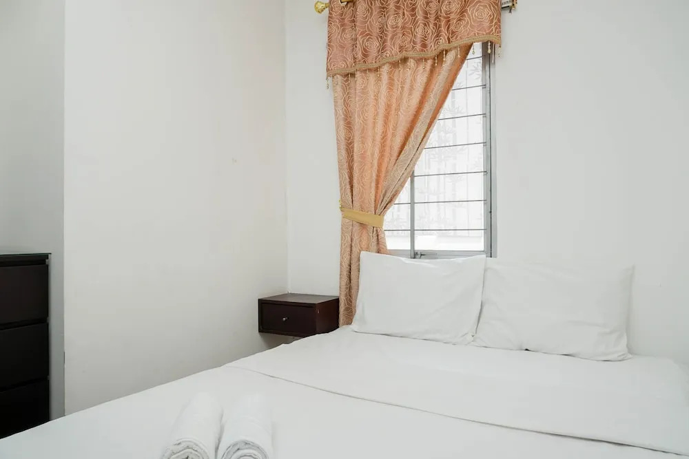 Classic and Warm 2BR Gading Mediterania Apartment
