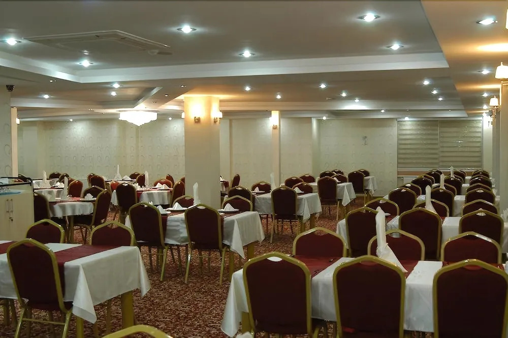 Arsames Hotel