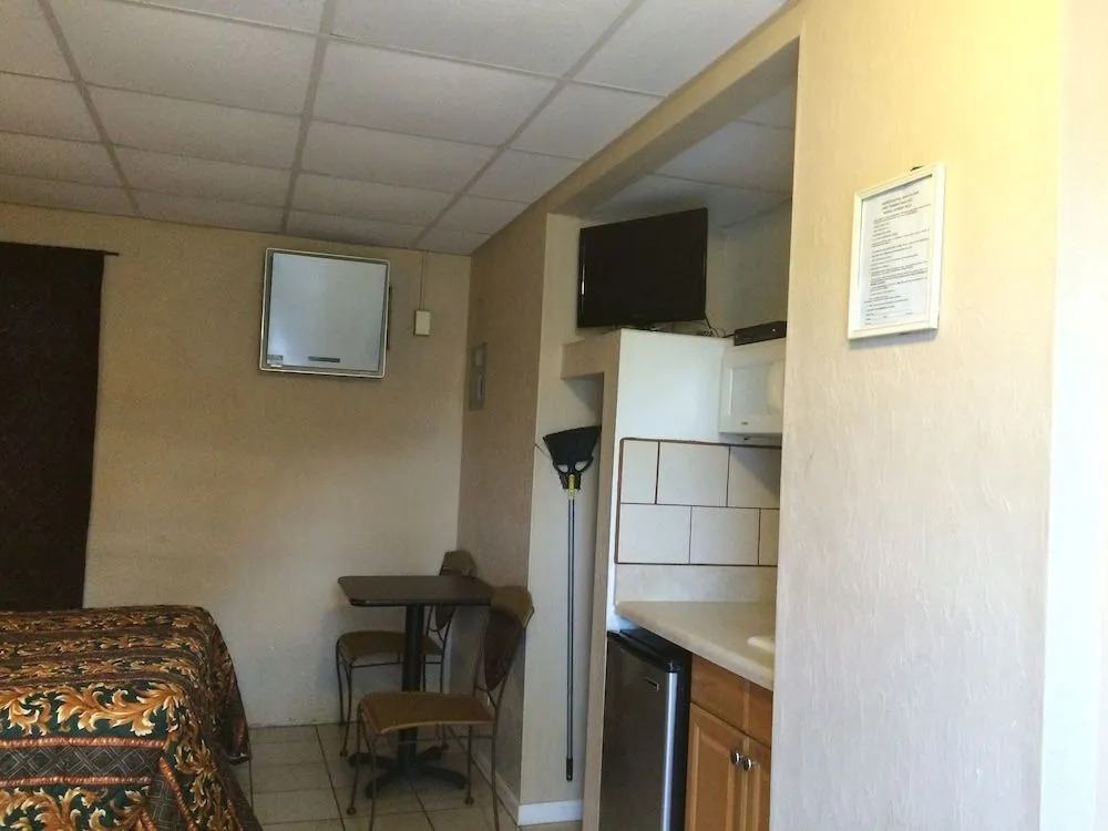 Sunrise Motel