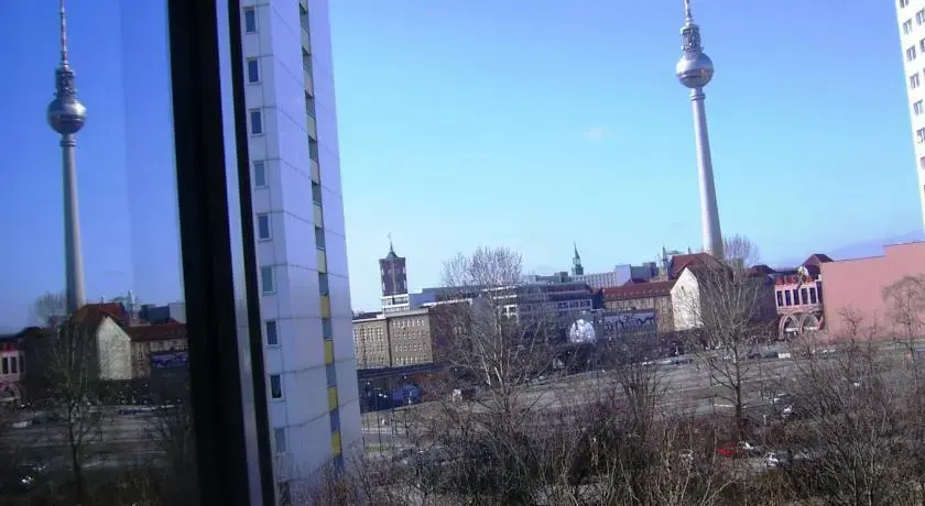 Violet am Alexanderplatz