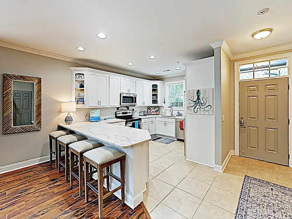 New Listing! Beach Chic Townhouse W/ Pool Access Townhouse