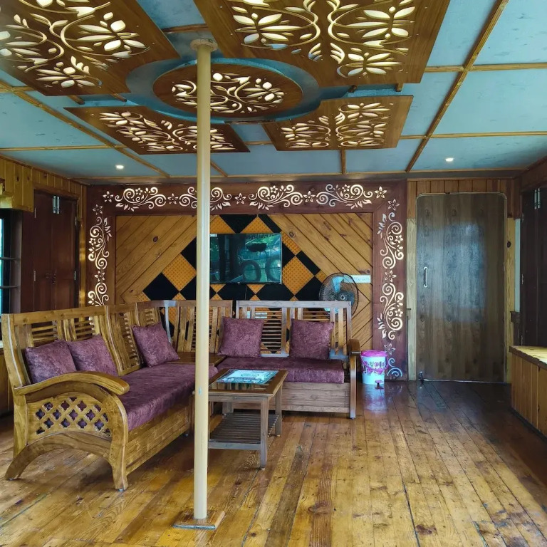 Vinayak House Boats