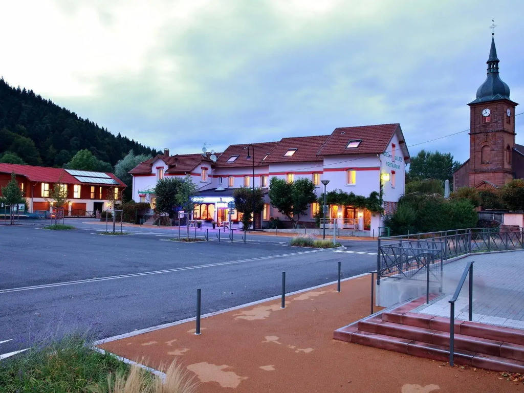 Logis Hôtel & Restaurant des Lacs