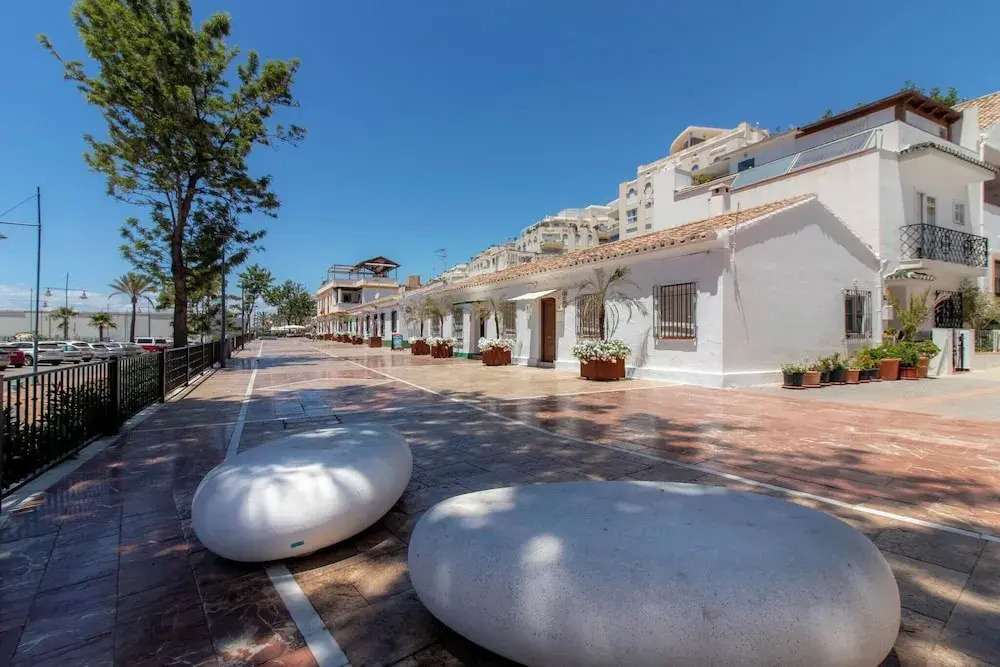 Room in Guest Room - Private Room in the Fishing Port of Marbella
