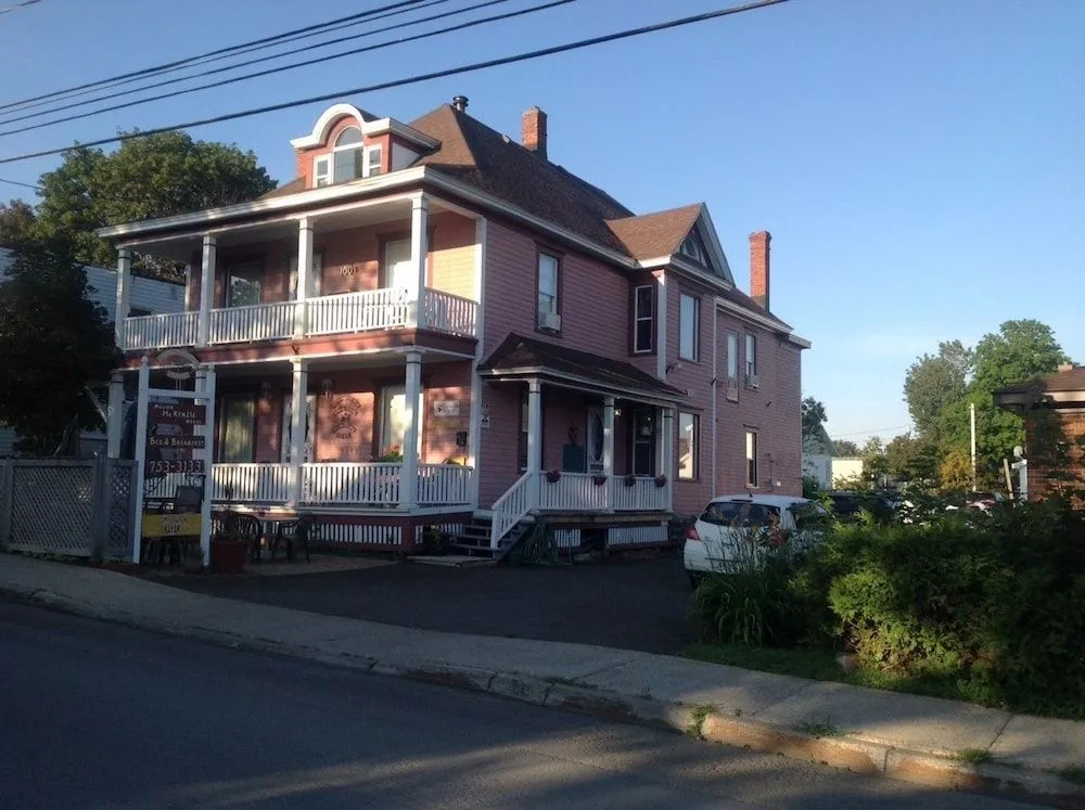 Maison McKenzie House