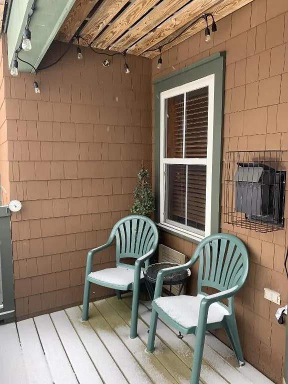 HH 207 Ski-InOut Sunrise Views Village Steps Sleeps 4