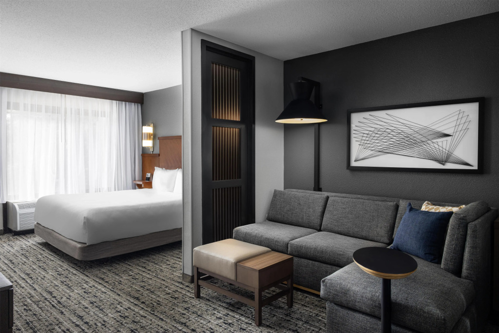 Hyatt Place Charlotte Airport/Lake Pointe