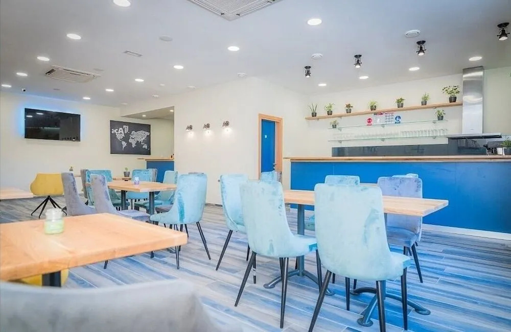 AI HOSTEL