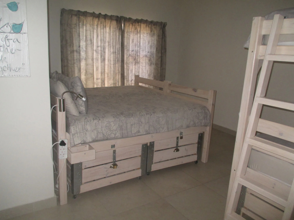 At Rosies KiteHouse Backpacker-Hostel-direct bookings only