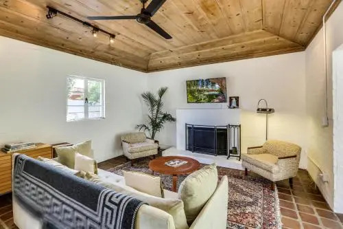 Hacienda Salida-Pool-Ht-2br/1.5b