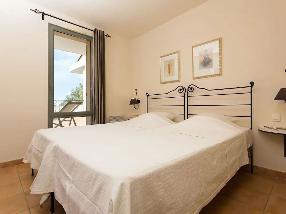 Charming Apartment With Dishwasher, View at the Golf Course