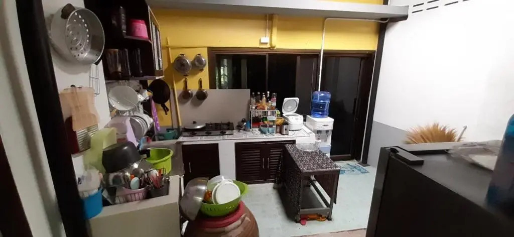 Tuk Tuk Trat Hostel