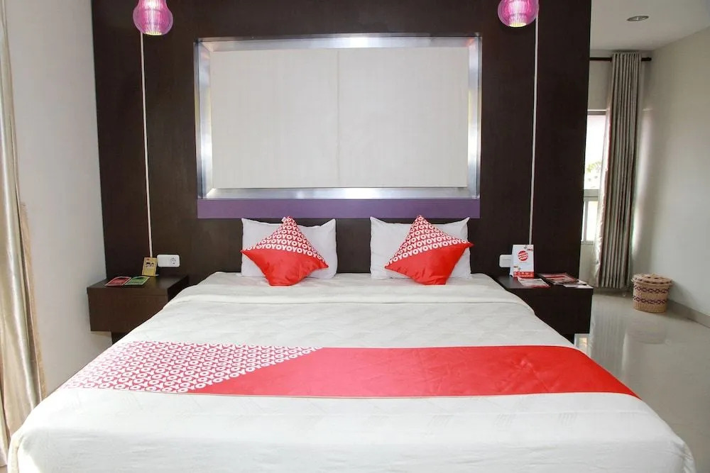 OYO 1656 Parama Su Hotel