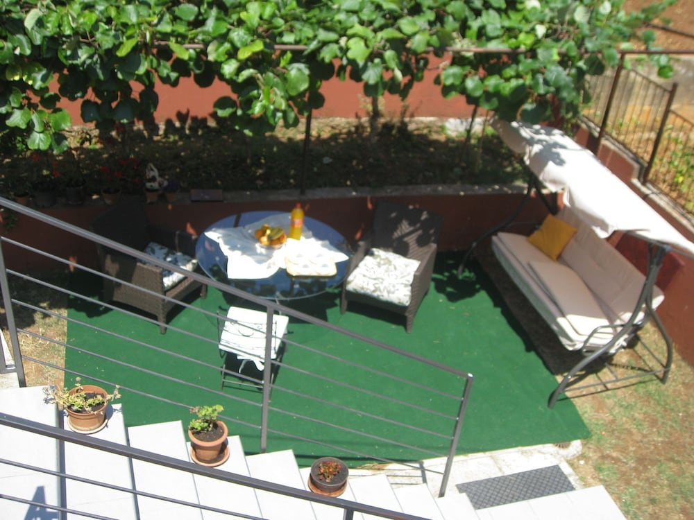 Dina Apartments