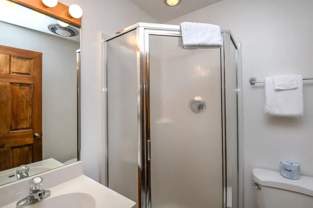 Glendale Shores 2 Bedroom Townhome #20
