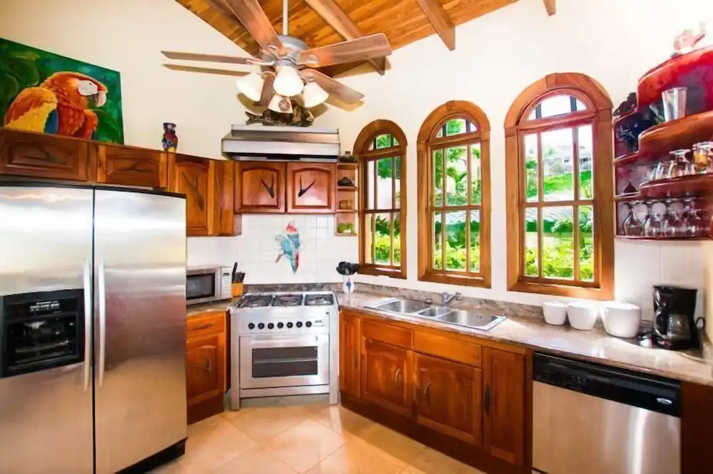 Villa Verde 4br Ocean-view Villa 12 Guests