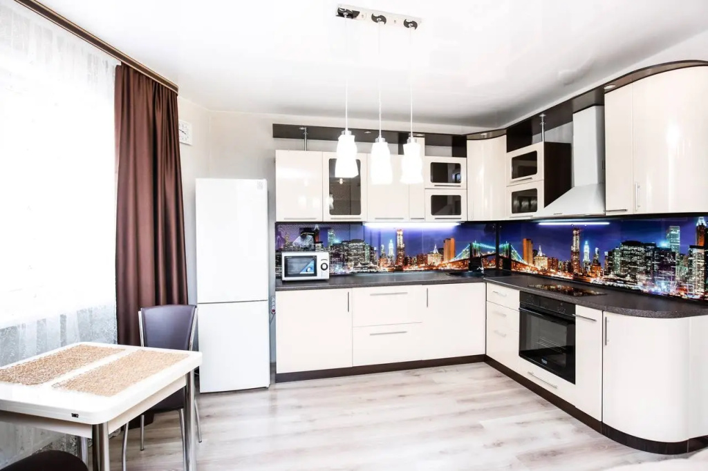 Pritomskij 7/7 Dvuhkomnatnye apartamenty biznes-klassa s vidom na Tom'