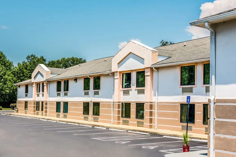 Executive Inn & Suites