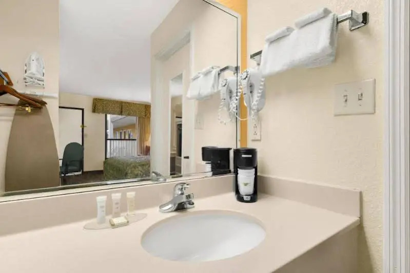 Knights Inn Santee