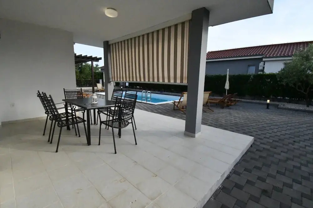 Luxury Escape with Swimming Pool & Modern Design