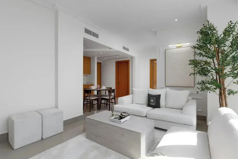 Maison Privee - City Heights Retreat w/ Panoramic Skyline Views