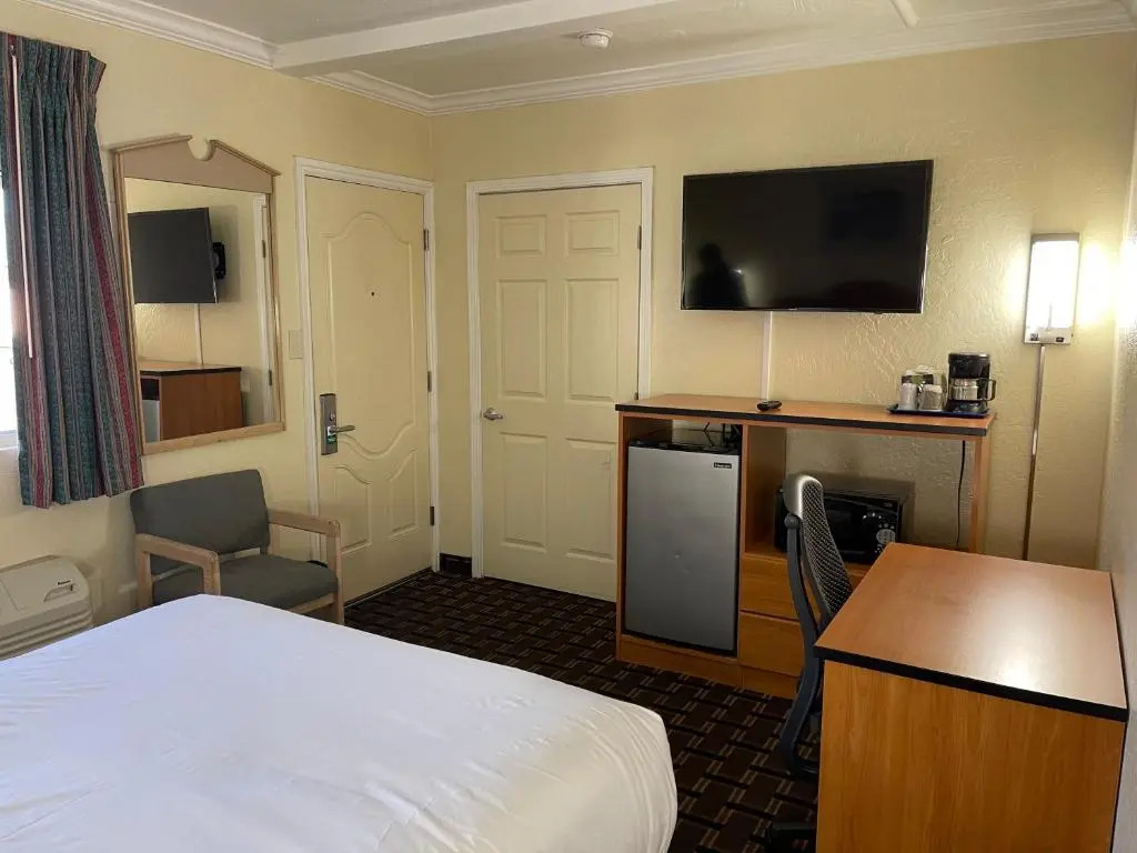 Riverside Inn & Suites Santa Cruz