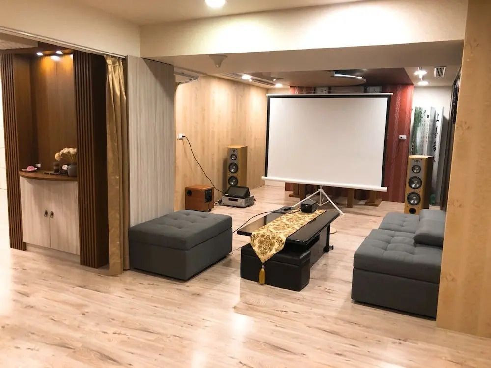 Taipei station1min for family big space