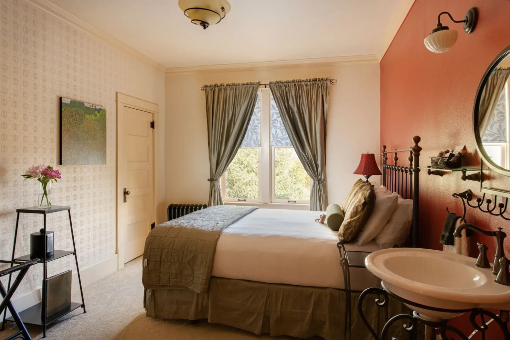 Chamberlin Inn